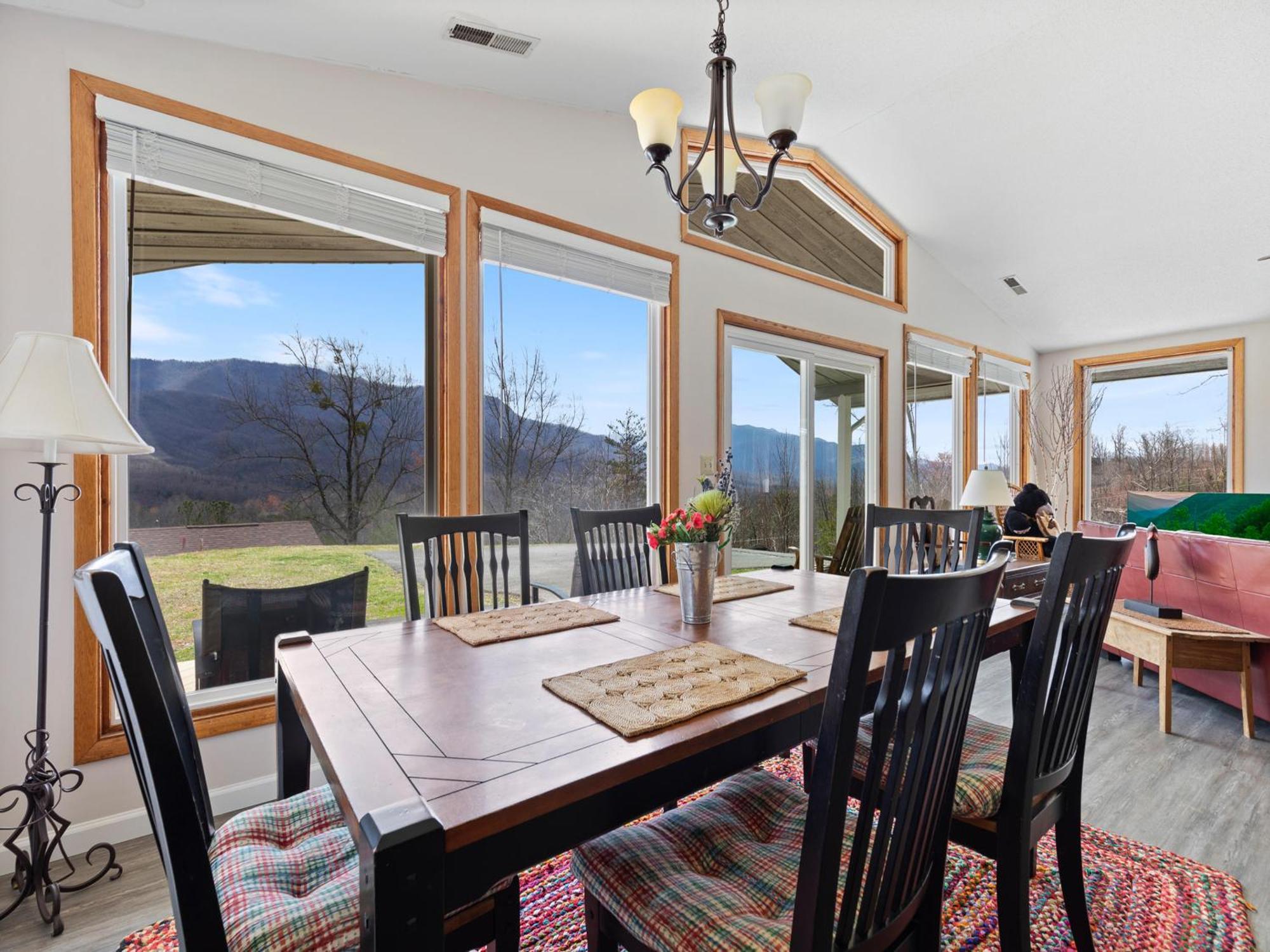 High Cotton, 3 Bedroom, Hot Tub, Mountain View, Sleeps 6, Pet Friendly Gatlinburg Buitenkant foto