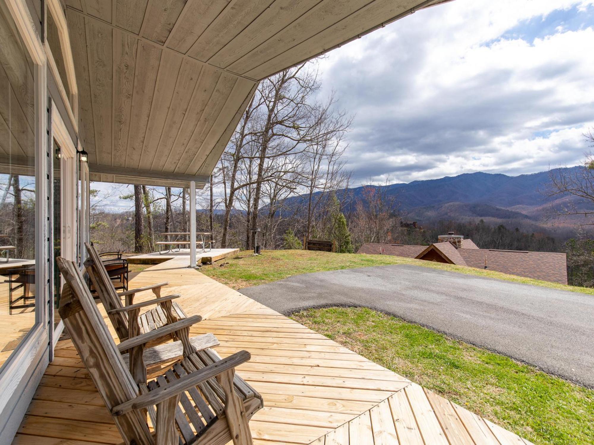 High Cotton, 3 Bedroom, Hot Tub, Mountain View, Sleeps 6, Pet Friendly Gatlinburg Buitenkant foto